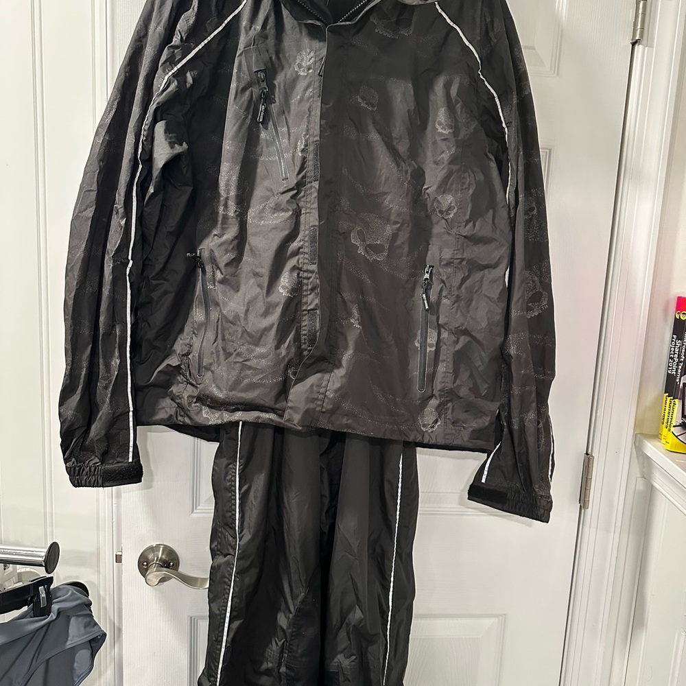 Unisex Harley Davidson Rain Suit Black Jacket and Pants Set. Front of suit.